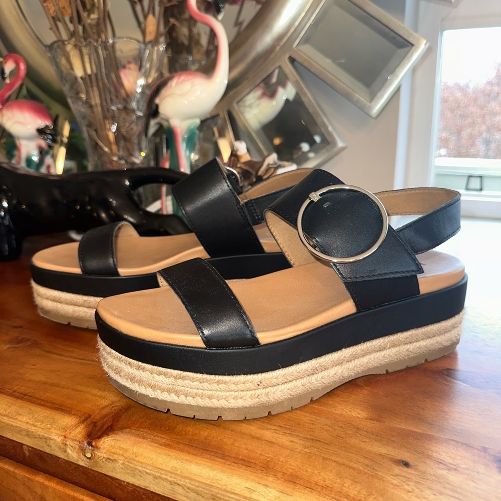 UGG sandal espadrille size 8 CUSHION!!